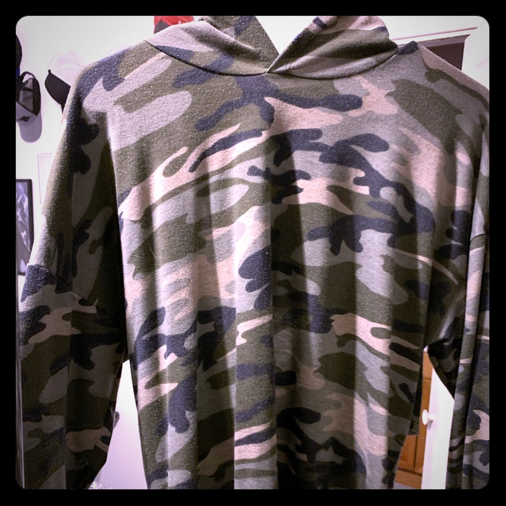 Nanamacs camo longsleeve